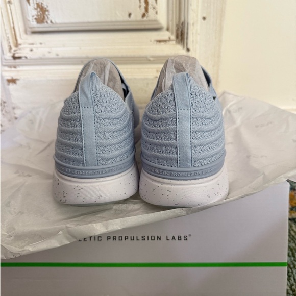 NWT APL Techloom Wave in Fresh Air Blue and Silver Men’s Size 12 - Picture 4 of 7